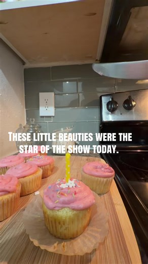 White Almond Cupcake Raspberry Filling with Raspberry Almond Butter Cream Icing. (Recipes in previous posts) Honestly, yall I really out did myself with these sweet treats. #cupcake #butter #cream #baker #idea