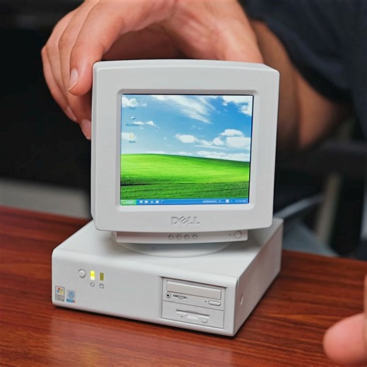 Inventor 3D Prints a Tiny, Yet Functional, Retro Dell Desktop PC