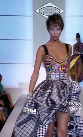 Christy Turlington Runway Model for Atelier Versace A/W 1990
