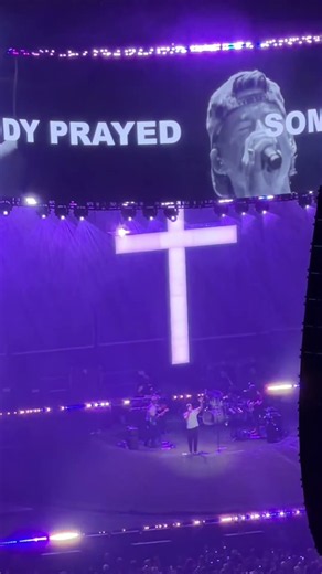 SOMEBODY PRAYED - Forrest Frank Live! #forrestfrank