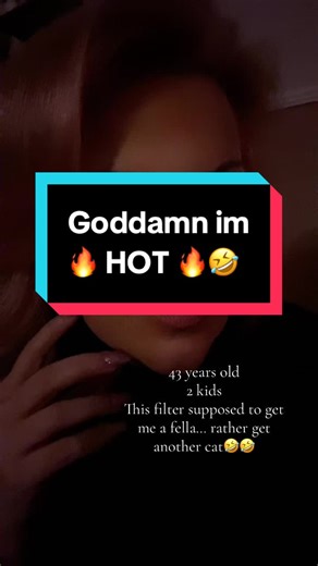 Makes me wanna go out and book me in for some lip filler… NOT!!! Every girl looking the same these days….. BE YOURSELF! You’ll stay out more! #growingolddisgracefully #lovetheskinyourein #beyourself #loveyou #unapologeticallyme