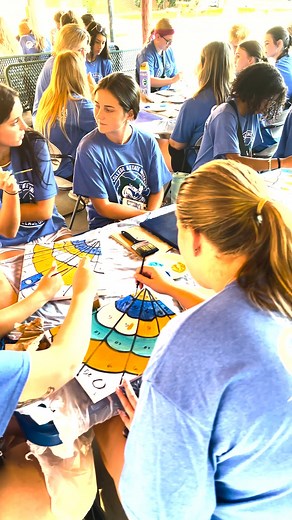 Some Early morning action from GCSU Gives. Our First-Year students did an amazing job giving back to the local community. #georgiacollege #gcsugives #weekofwelcome | Georgia College & State University