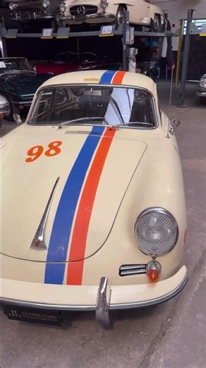 Duo de Porsche 356 pour deux visions de la route différente 😎