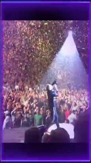 Chris Martin Brings the Entire Arena to Life | Coldplay Live