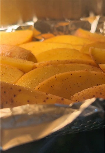 มันฝรั่งอบกรอบ🥔 ไม่กรอบได้ไง[แต่อร่อยมาก 10/10] #potatoes #ASMR #aoffriend #เชฟอ๊อด #tiktokfood