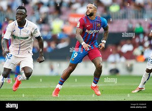 Memphis Depay in action during the La Liga Santander 2021/22 match between FC Barcelona 2-1 Getafe CF on August 29, 2021 at Camp Nou stadium in Barcelona, Spain. Credit: Daisuke Nakashima/AFLO/Alamy Live News Stock Photo - Alamy