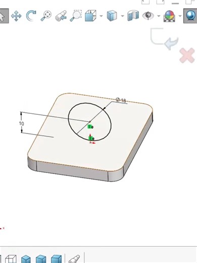 ¿Extruyes solo hacia un lado en SolidWorks? Eso genera modelos desalineados. Usa extrusión equidistante. ✔ más limpio ✔ más preciso ✔ más profesional 🚀 Semana del SolidWorkers 2026 Únete desde el link en mi perfil. #SolidWorks #SolidWorksTips #Ingeniería3D #CADDesign #Modelado3D #SolidWorkersImparables