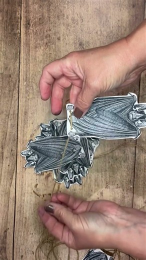 Make a Cute Paper Bat Banner #halloweendecor #halloweencraft #papercraft