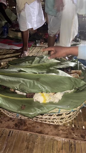 Monisha Bagra on Instagram: "Kasu Perme tho bachgaye itna tasteless wala meat khane se 😂🤣 #rituals #hilightseveryonefollowerseelsfypシ゚viralvideo #foryouシpage"