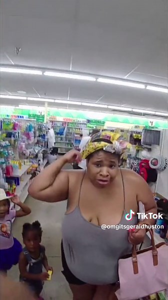 Giant Spider Prank: Don't Move! Funny Spider Joke Video