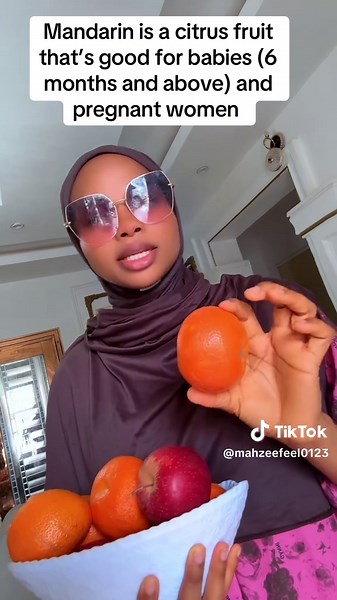 Mandarins are great fruit for babies (6 months and above) It is sweet, juicy, and packed with nutrients. It’s high in folate , vitamin A and vitamin C. Babies can have mandarins from 6 months above.