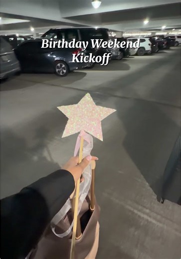 I was having the best birthday before it even started. The delta staff made my day so special from the minute we got to the airport to the moment we landed. And then my song played at dinner! DAY. MADE. 😭