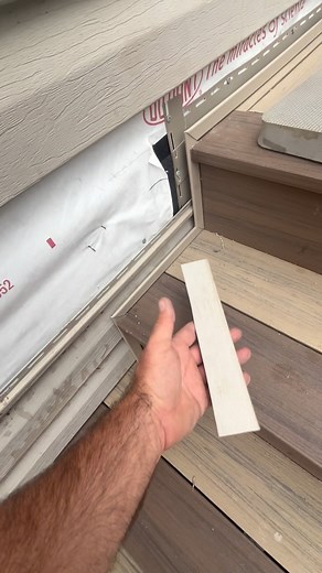 siding 101 - put the cut off from your notch behind the siding before you install. this’ll keep the siding pressed against the j channel. #themoreyouknow • • #siding #tips #tipsandtricks #tricksofthetrade #lifeofacarpenter #reels #buildersofig #exterior #construction #homeremodel #vinyl #carpentrylife | Anthony Lombardo