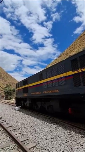 Andes Train Journey, Ecuador, GUIDEcuador Travel from Guidecuador J. 🇪🇨