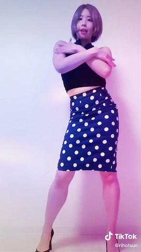 Japanese Dance with a Twist | Tight Skirt Split Samurai