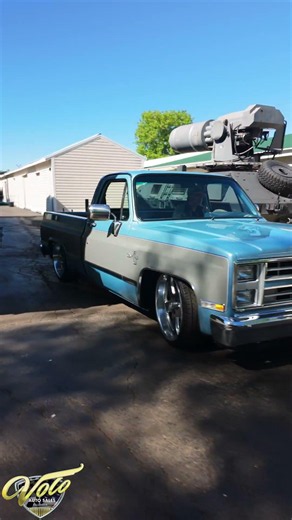 1987 Chevrolet C10 Startup & Rev! (V22270)