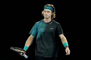 "That's literally a slice";"Spreading lies" - Fans react to Andrey Rublev unleashing his 'one-handed backhand' in Dubai opener win