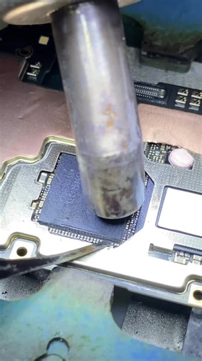 VIVO S10 won't power on, repaired by reballing the CPU.#iphonerepair #smartphone #phonerepair #repair #ipadrepair