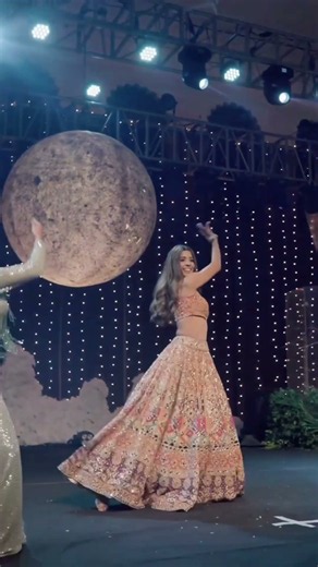 Bride's Stunning Sangeet Dance Performance