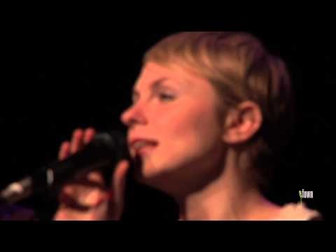 Kat Edmonson - "Long Way Home" (eTown webisode #333)