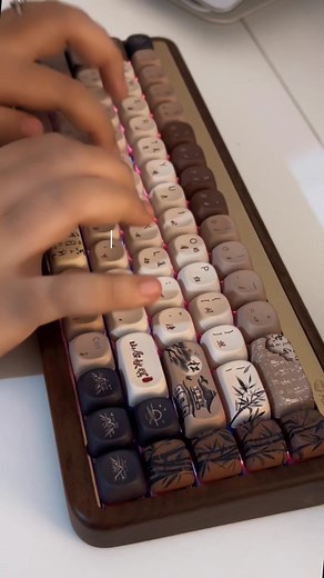 Finally got my hands on my first mechanical keyboard — Akko MU01 Rosewood 🌲The walnut wood looks so clean and classic. Super happy with this pick 🤎#AkkoMU01 #MechanicalKeyboard #UnboxingDay #DeskSetup #WorkFromHome #HomeOfficeSetup #DeskGoals #KeyboardUnboxing #VirtualAssistantLife #WorkFromHomeLife #ProductivityTools #WFA #RemoteWork #MinimalDeskSetup #KeyboardDaily | Ashley & Steve - WFH Parent