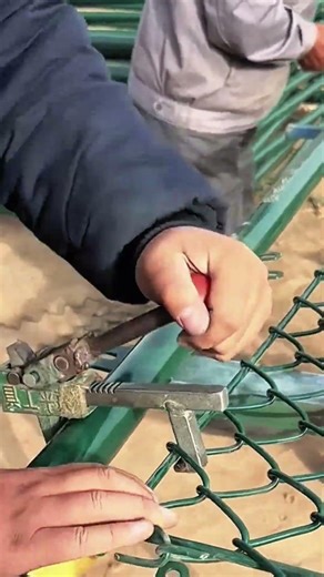 Cara Pasang Pagar Kawat Agar Tetap Kencang & Tidak Kendur