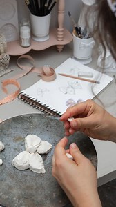 {L'Art de la Création} Connaissez-vous le travail de staffeur-ornemaniste ? Cette personne indispensable à la réalisation de nos décors en plâtre parfumé donne vie aux plus belles idées créatives ♡ | Mathilde M.