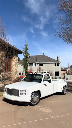 Peak Dually Truck Performance with 65 Detroit Diesel