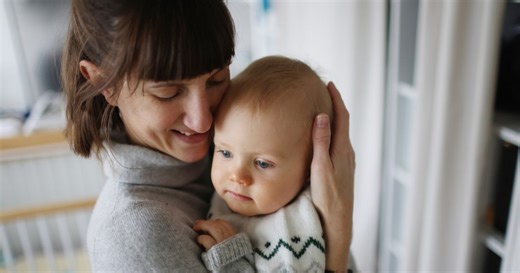 Coliques, troubles digestifs : des expertes montrent une méthode magique pour apaiser Bébé