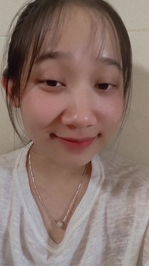 Exploring Fashion: Women's V-Neck Tops and Accessories