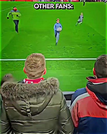 لحضات عشاق كرة القدم ❤️#المصمم_هادي🦅🔥 #تيم_مصممين_اوربا💎 #كريستيانو_رونالدو🇵🇹 #تيم_كرة_القدم💎 #فرينكيون💎🔥