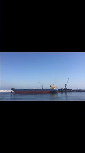 Time Lapse Ship Departure Maneuvering