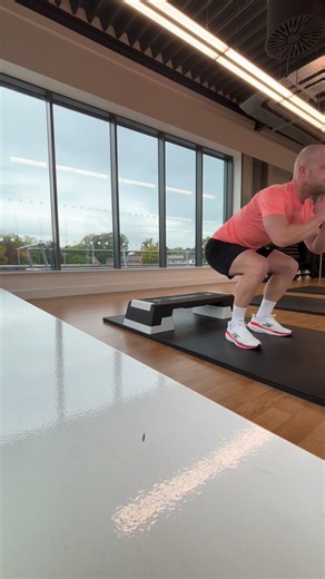 💥See my link in my BIO for BIG SALE on training programs to ELEVATE your PERFORMANCE ✅ Buzzing with my range of height here on depth jumps. 💥 Depth jumps are one of the most powerful plyometric exercises you can do ✅ Trains your muscles and nervous system to produce force quickly⚡️ If you want to be faster then add depth jumps into your gym workouts 💯 @networldsports J20 @ checkout for 15% off ‼️ @invested.athlete | J20Invested! @ checkout for 15% off & J20freeshipping for free shipping! #foo