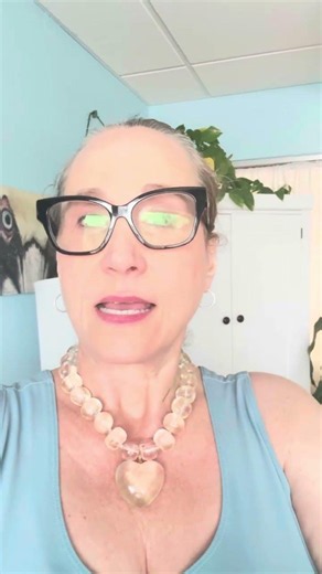 Do energy vampyres exist? How do you stop them manipulating you?