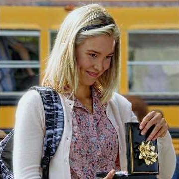 Young Sheldon | His First Business Was Easy, Girls Were Not.💰❤️🍭 #edit