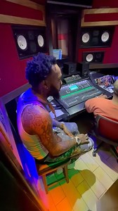 Officially locked in @iwaatajettlife on my next riddim I am dropping 🤝❗️Big up my dawg @bobbykonders for making the introduction 🙏🏽 S/o @troytonmusic for the studio work 🙏🏽 Much love to my brother @djjkguy for believing in me with this riddim 🤞🏽 “APPLE BAG RIDDIM” ON THE WAY 🔊 | DJ Tygga Ty