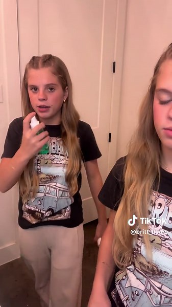 School OOTD Ideas for Twins and Beauty Lovers