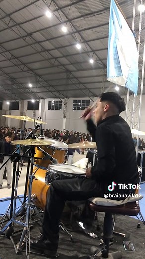 La Mesa: Alabanza Pentecostal con Batería