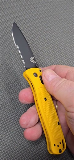 Benchmade Bugout with 4-(1/2") Veff Serrations