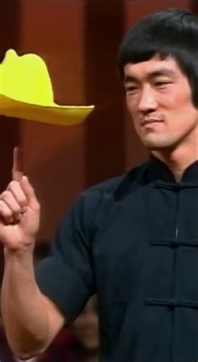 Ali Spins the Color Hat… Bruce Stops It Instantly 😳🎩