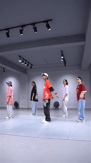 Everyone starts as a beginner — we just make you look like a pro! ⚡ At Skool of Hip Hop, we turn hesitation into rhythm and beginners into confident performers. 🙌 Each session builds your skills, groove, and on-stage presence step by step — until you move like you were born to dance. 💃 🕺 Program: Beginner to Pro Training 🎬 Includes: Foundation • Choreography • Performance Skills 📍 Location: L-91, Shastri Nagar, Delhi 💻 Online & Offline ( Delhi) Options Available 👉 Ready to take the first 