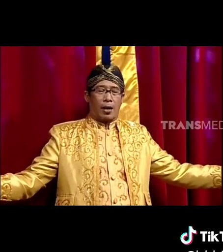 Opera Van Java: Raja Yang Tidak Cerdas