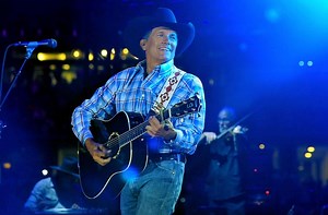 George Strait is a Skilled Team Roper and True Texas Cowboy