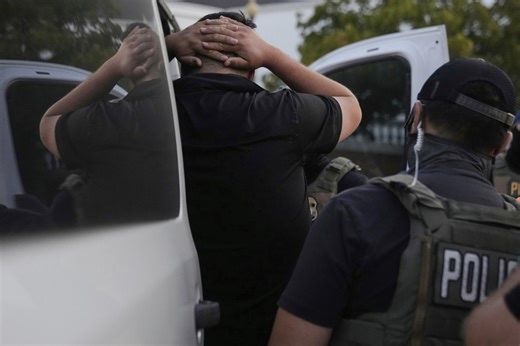 ICE arrests nearly 550 in Chicago area as part of 'Midway Blitz'