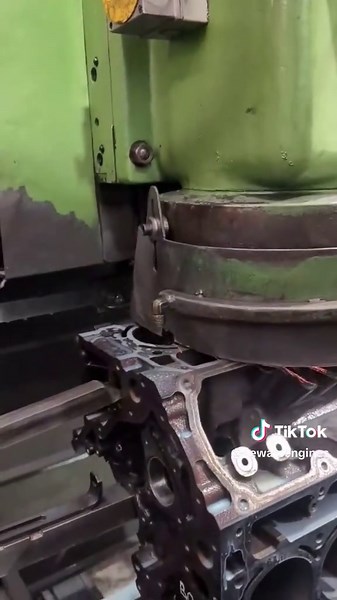 Best way to surface a V8 block to insure 100% finish 💪 #fyp #enginereconditioning #machineshop #v8block #performance