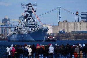 This Navy Battleship Just Flew Its 'WETSU' Battle Flag for the First Time in 30 Years