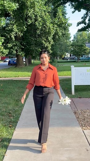 17K views · 89 reactions | Every f*ckin restaurant in this city shuts down by 3pm on Sundays  Walked the streets at 6 with a flop “11th love anniversary” date. Springfield, wyd??” | Randomly Yours | Facebook