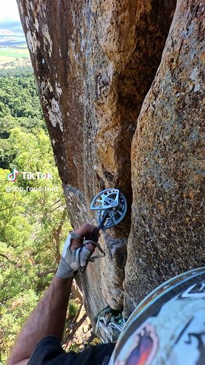 Desperate times, desperate pieces #climbing #tradclimbing #rockclimbing