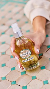 La textura delicada del Aceite Flexibilidad Almendra te sumerge en una sensación envolvente, reconfortante y ultrasensorial 殺 Piel sublime… ¡garantizada!  #aceitedealmendra #aceiteflexibilidadalmendra #aceiteloccitane #loccitane | L'OCCITANE en Provence | Facebook