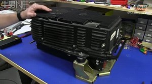 【牛男独家】世界上最大最昂贵的硬盘驱动器拆解